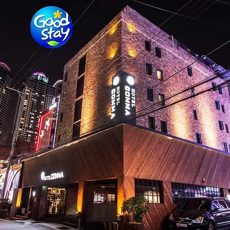Comma Hotel