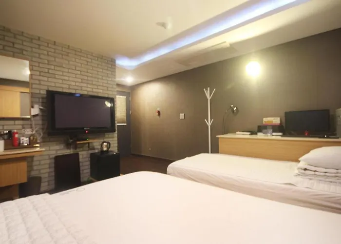 Comma Motel